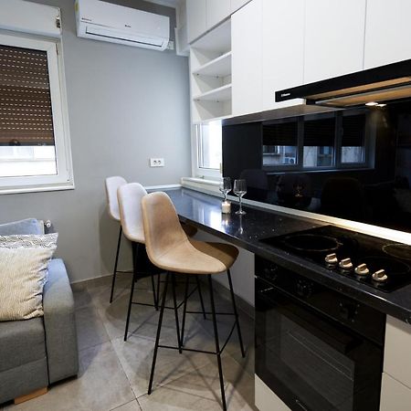 Minimalist Design Apartament In Magheru Bukarest Exterior foto